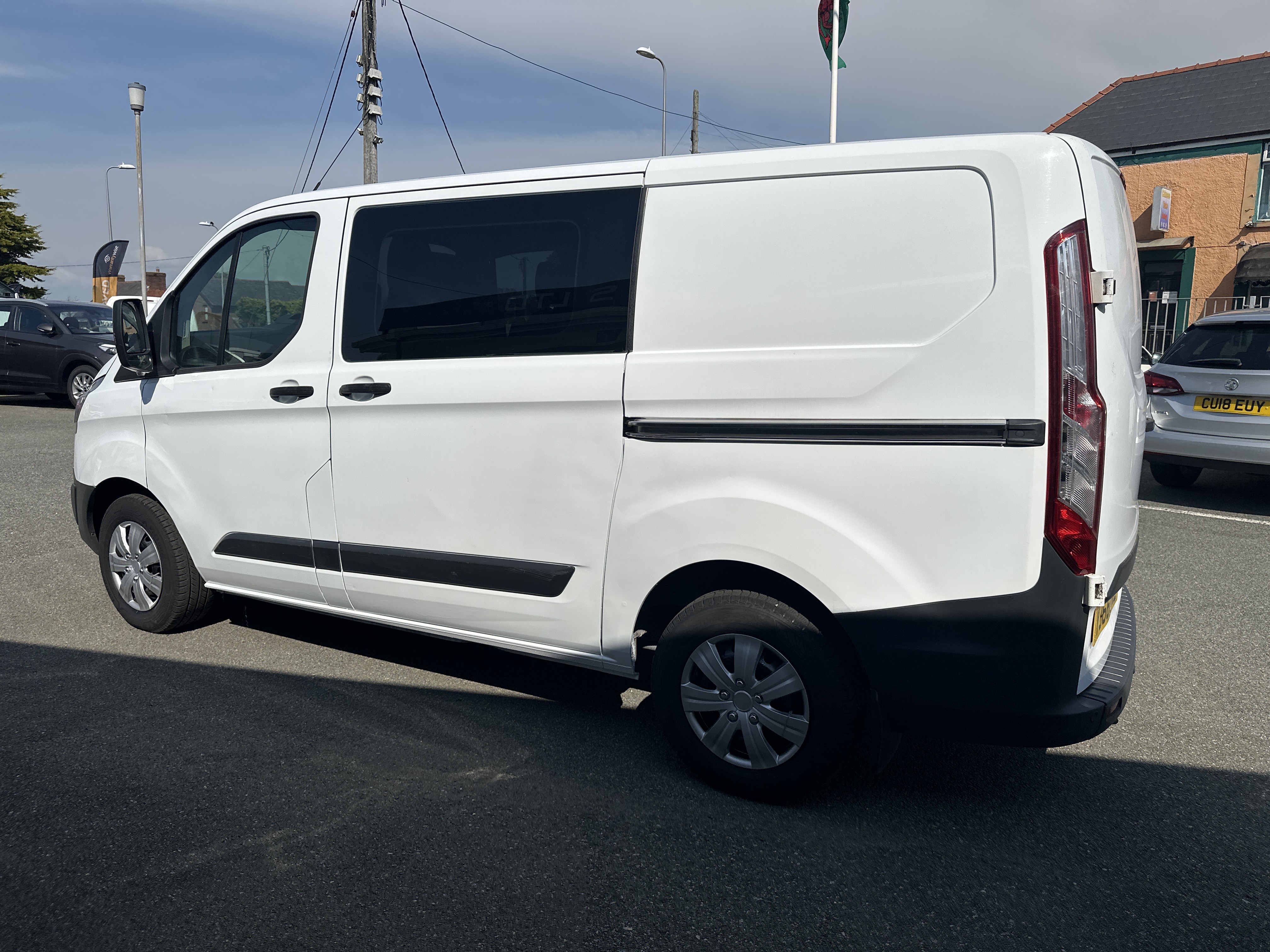 Ford TRANSIT CUSTOM 330 ECO TECH for sale at Mike Howlin Motor Sales Pembrokeshire