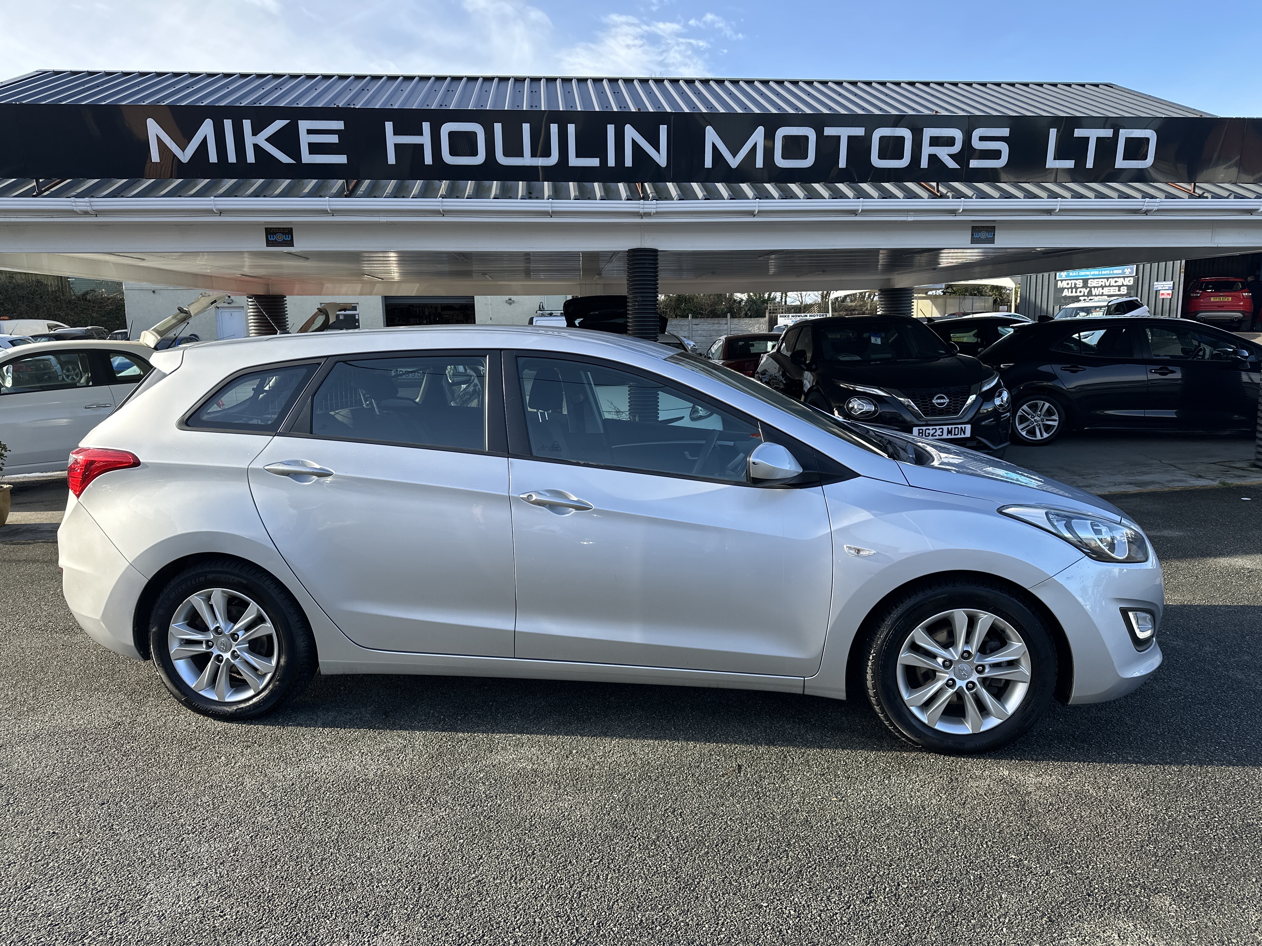 Hyundai I30 BLUE DRIVE CRDI for sale at Mike Howlin Motor Sales Pembrokeshire