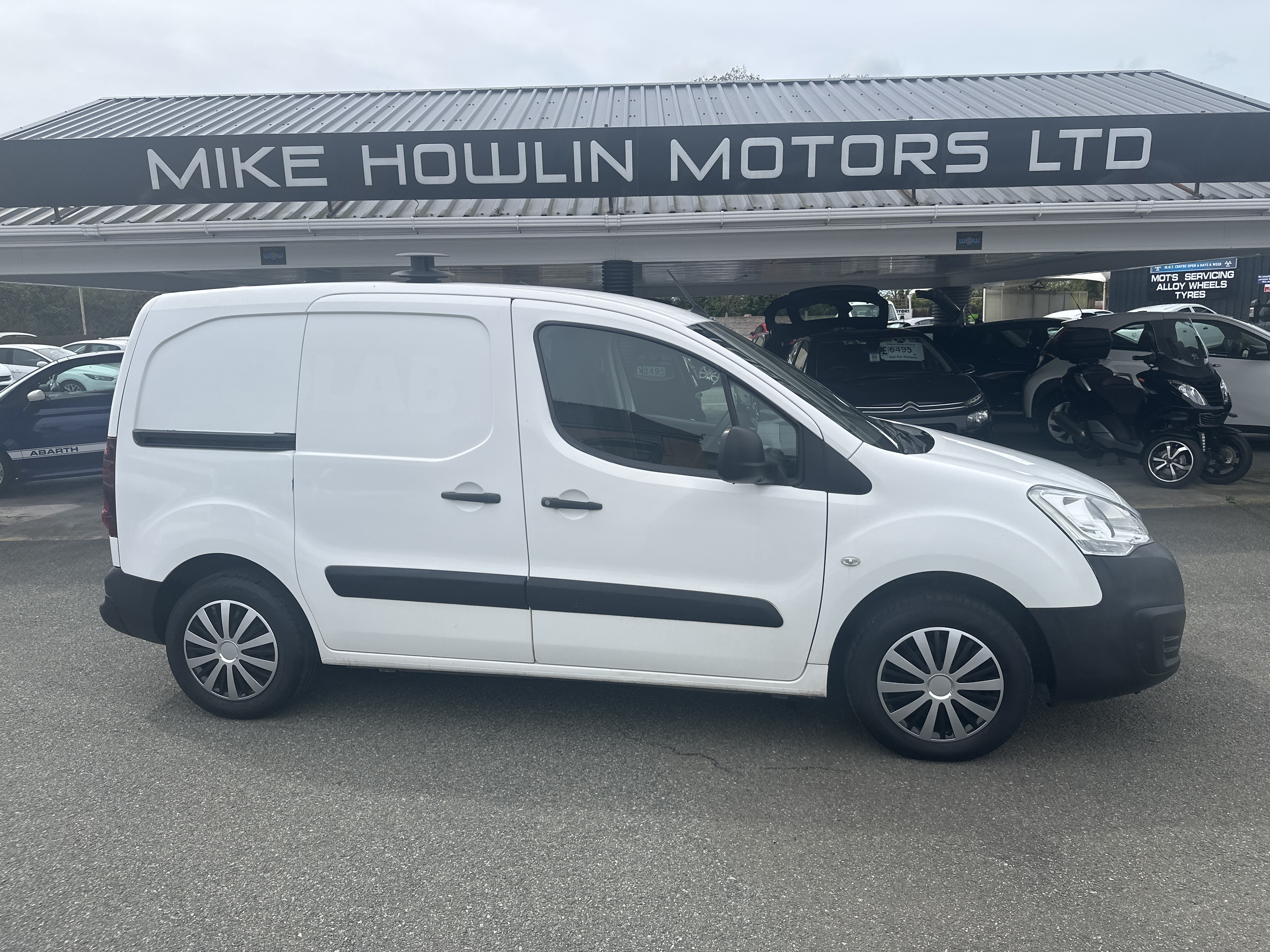 Peugeot PARTNER 850 PROFESSIONAL HDI for sale at Mike Howlin Motor Sales Pembrokeshire