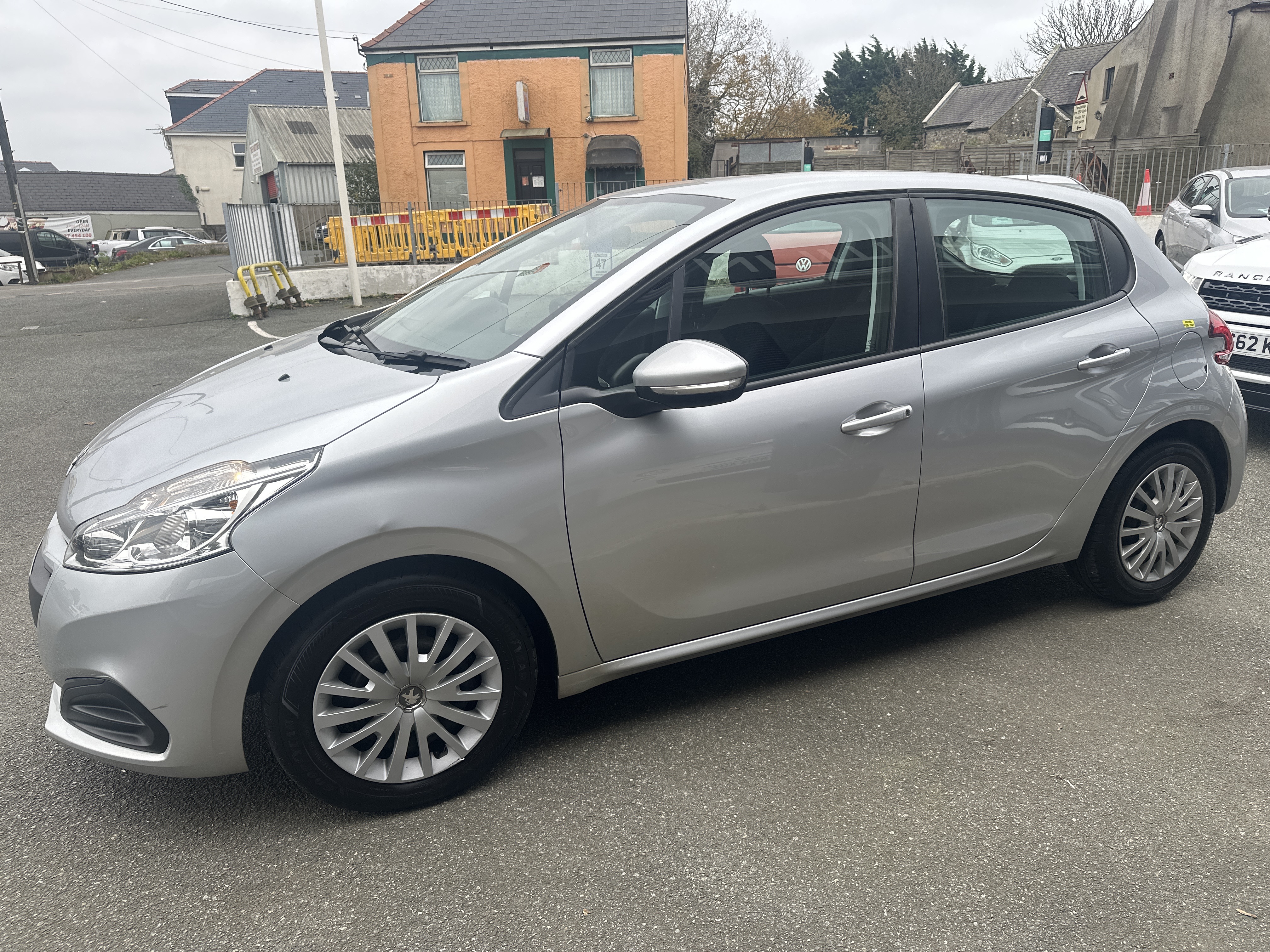 Peugeot 208 ACCESS BLUE HDI for sale at Mike Howlin Motor Sales Pembrokeshire