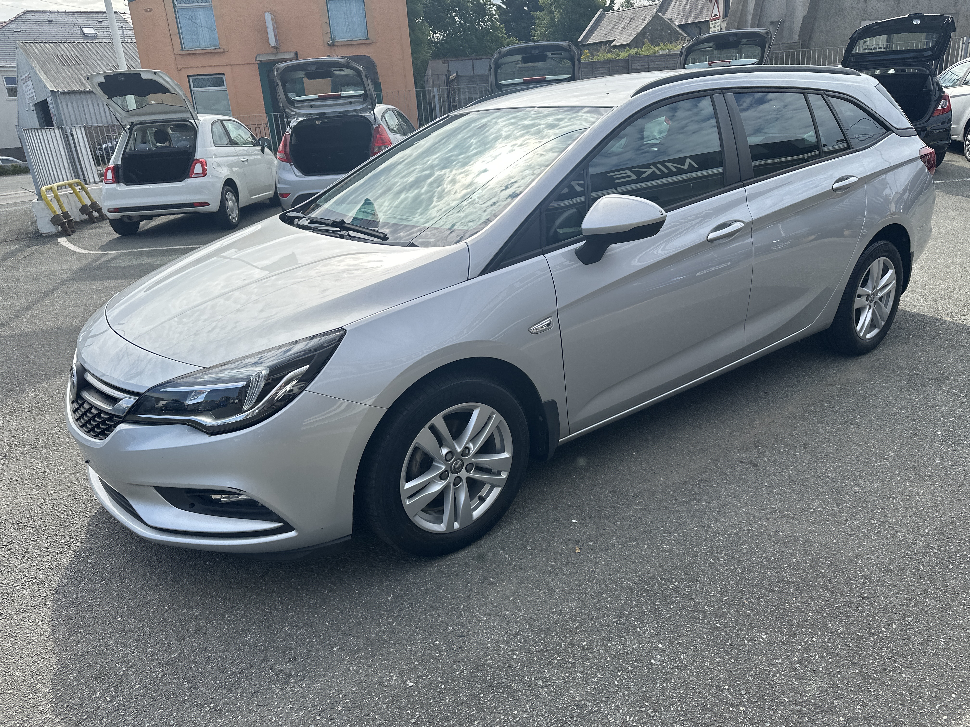 Vauxhall ASTRA DESIGN 110 CDTI for sale at Mike Howlin Motor Sales Pembrokeshire