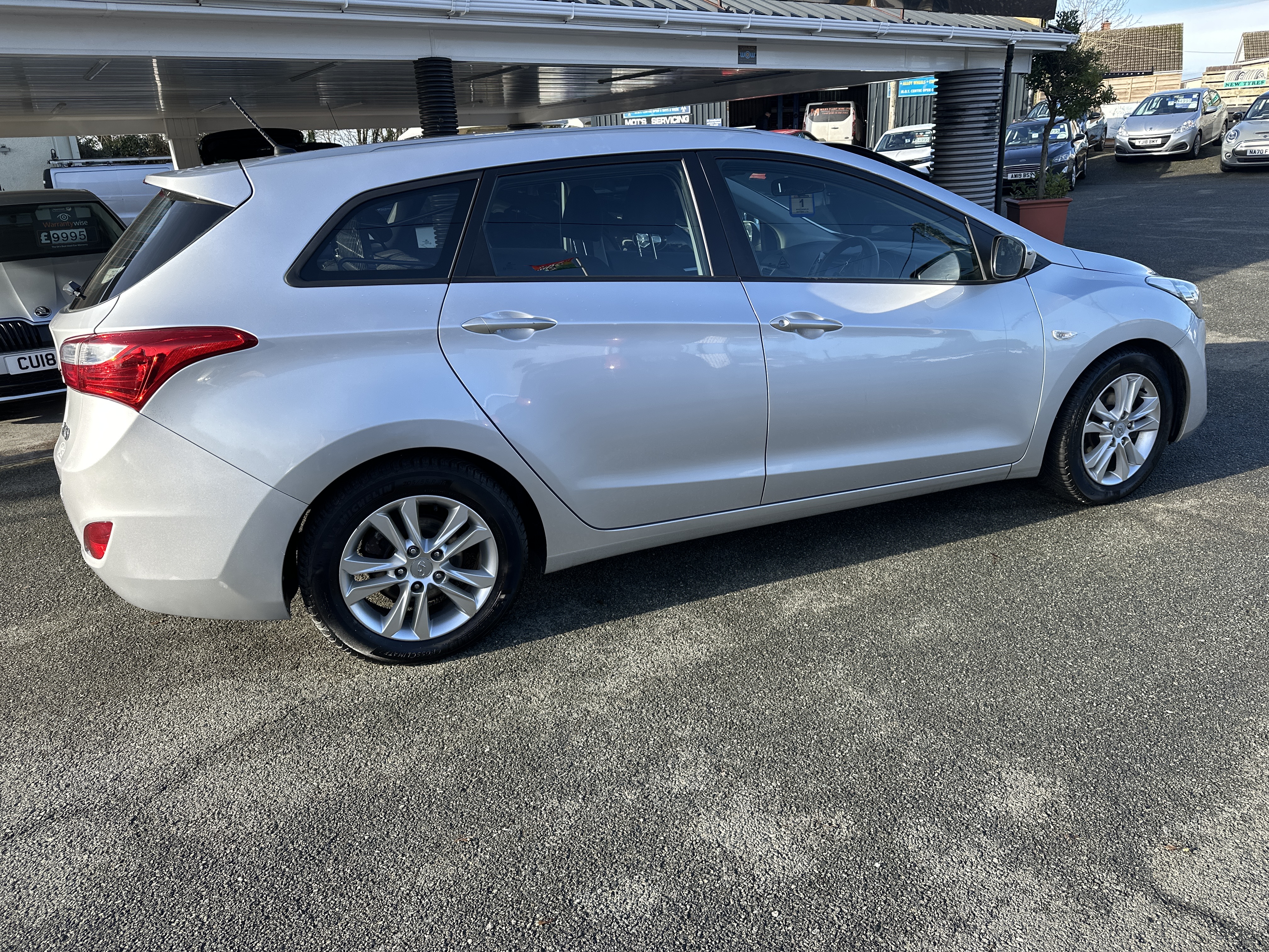 Hyundai I30 BLUE DRIVE CRDI for sale at Mike Howlin Motor Sales Pembrokeshire