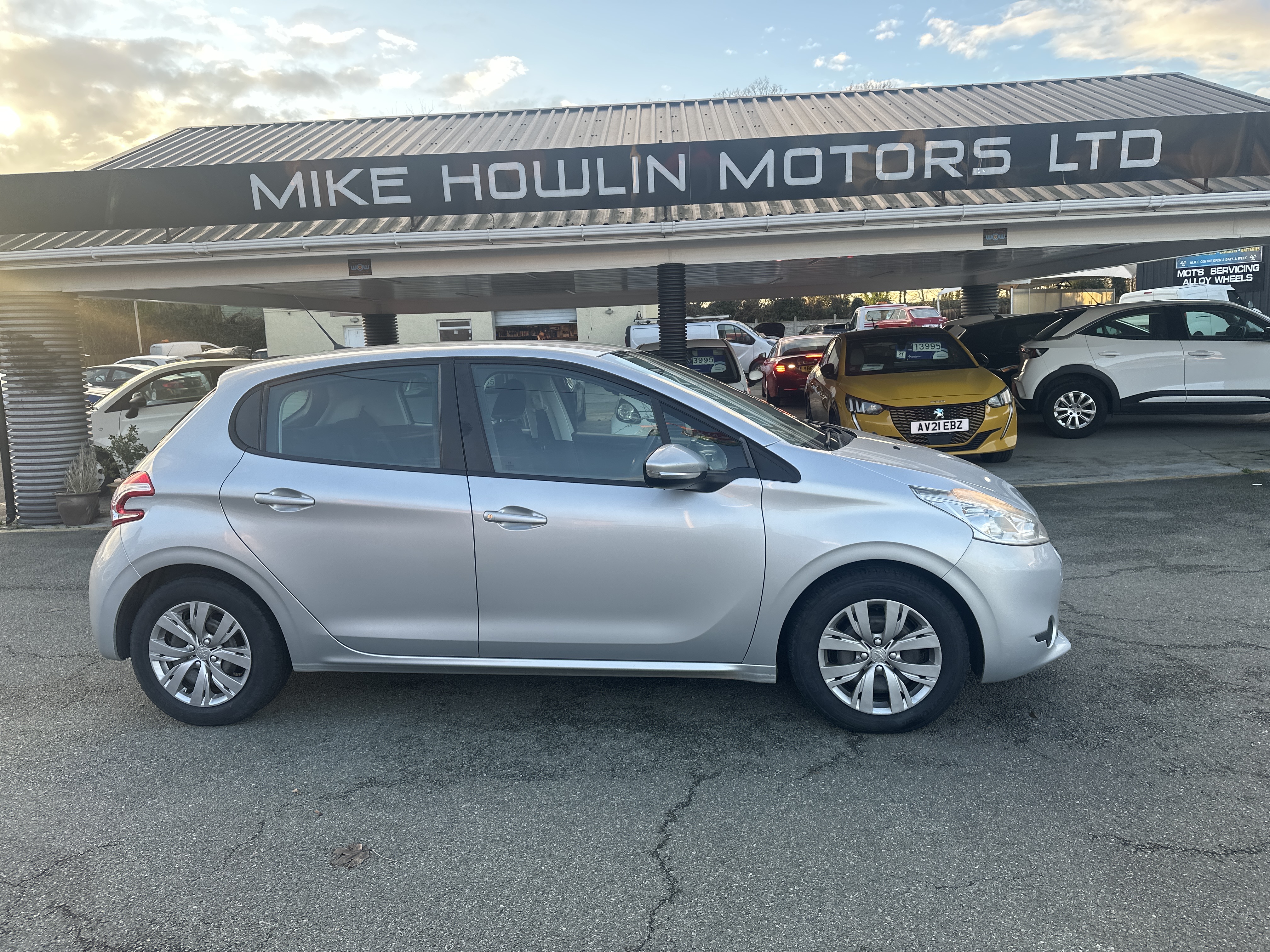 Peugeot 208 ACCESS HDI for sale at Mike Howlin Motor Sales Pembrokeshire