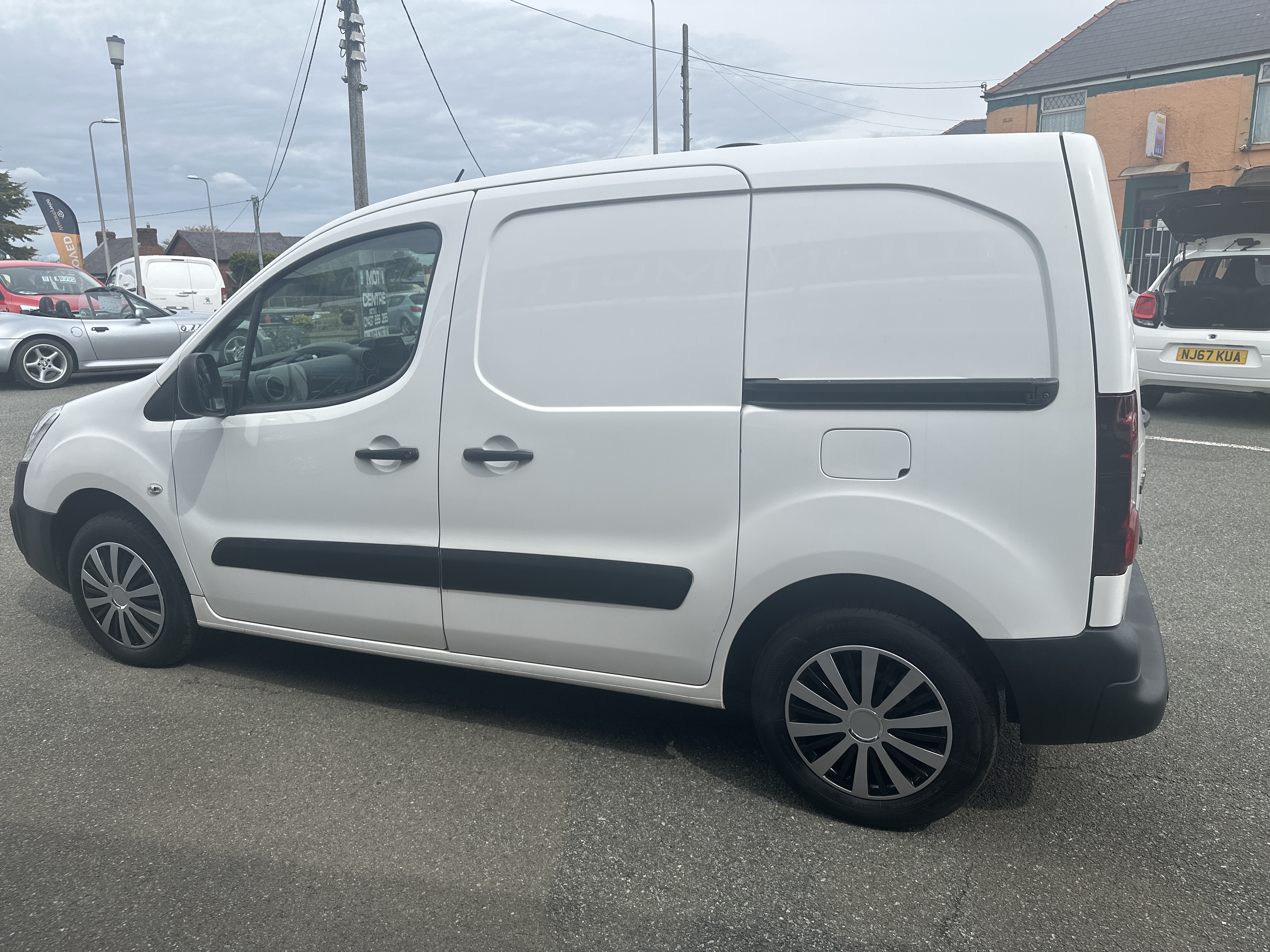 Peugeot PARTNER 850 PROFESSIONAL HDI for sale at Mike Howlin Motor Sales Pembrokeshire