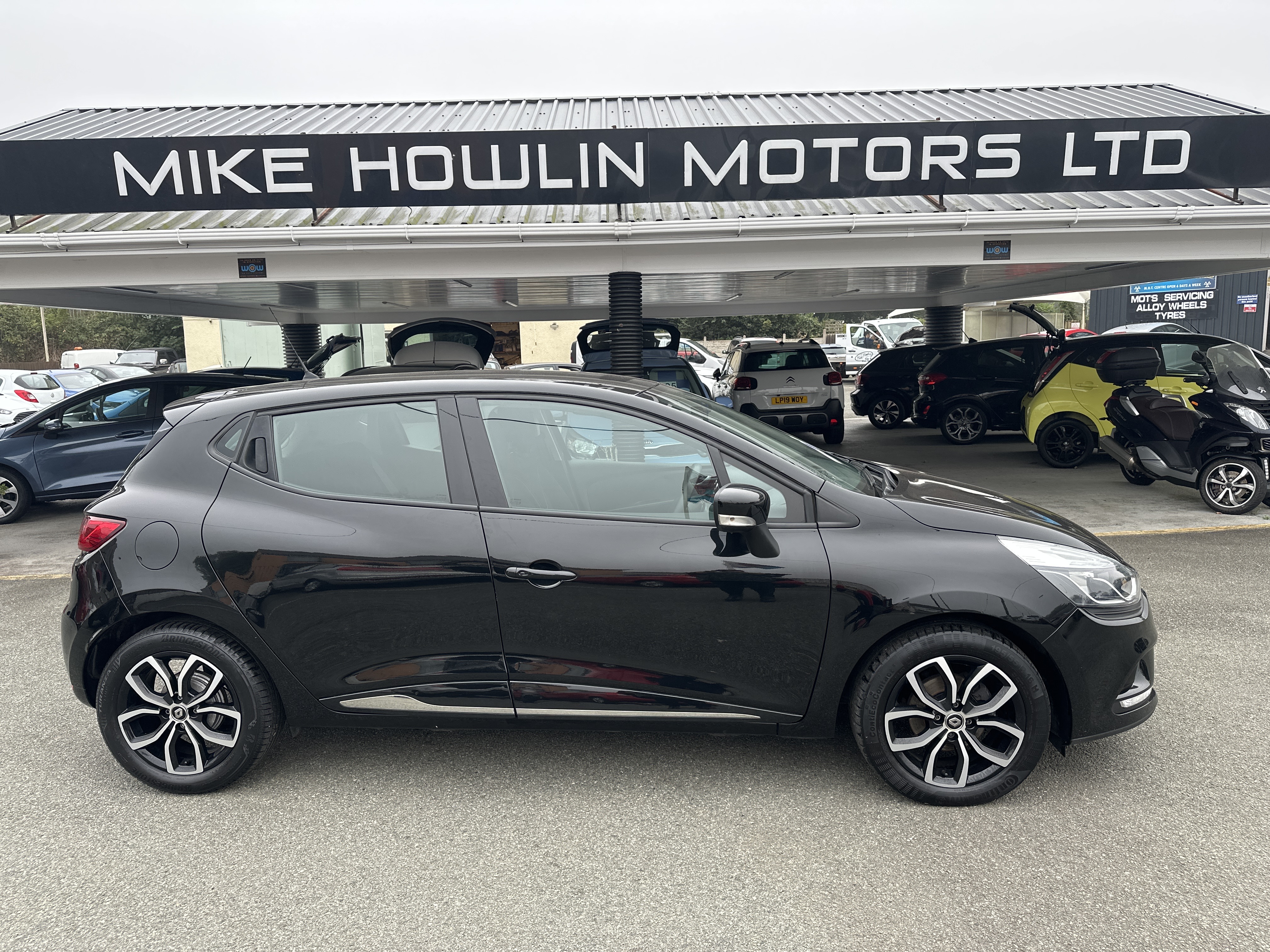 Renault CLIO DCI PLAY 90  for sale at Mike Howlin Motor Sales Pembrokeshire